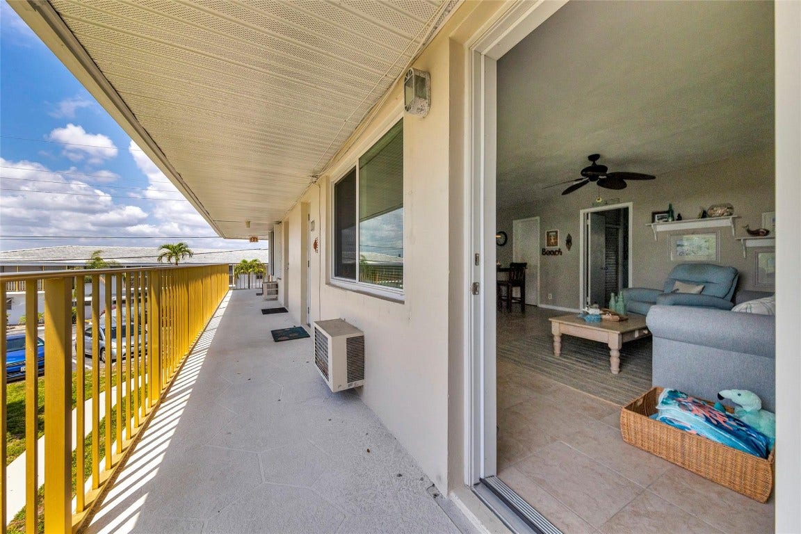 11 SW 4th Avenue, #11, Boca Raton, FL 33432 11 SW 4th Avenue, #11, Boca Raton, FL 33432