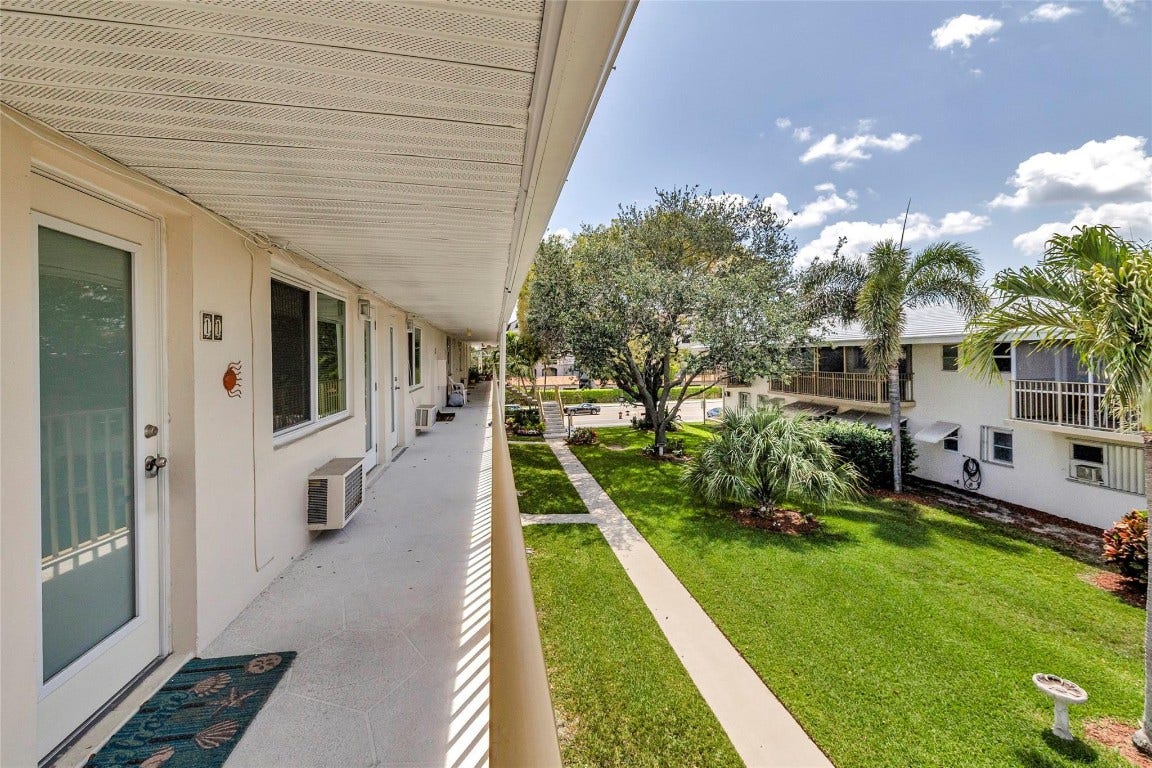 11 SW 4th Avenue, #11, Boca Raton, FL 33432 11 SW 4th Avenue, #11, Boca Raton, FL 33432