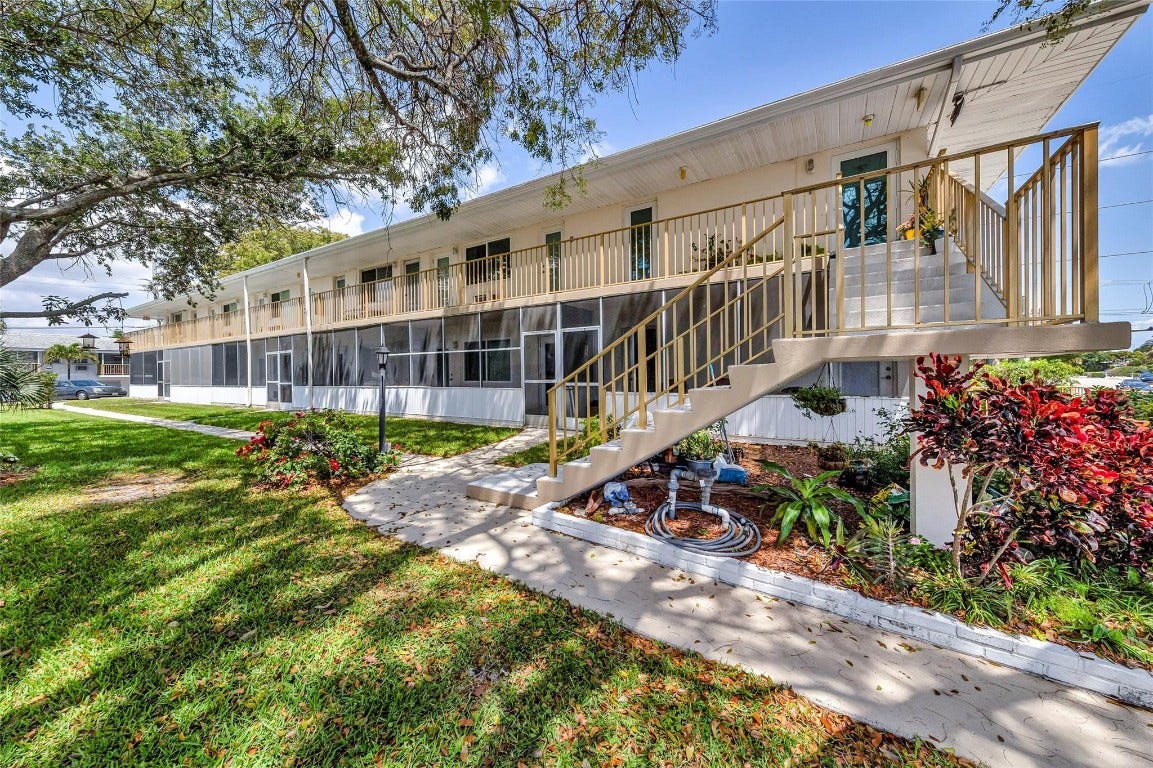 11 SW 4th Avenue, #11, Boca Raton, FL 33432 11 SW 4th Avenue, #11, Boca Raton, FL 33432