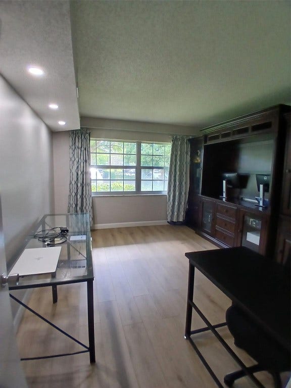 907 Cypress Terrace, #104, Pompano Beach, FL 33069