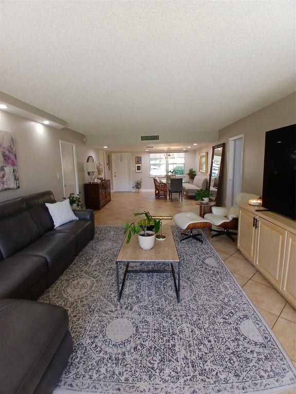 907 Cypress Terrace, #104, Pompano Beach, FL 33069