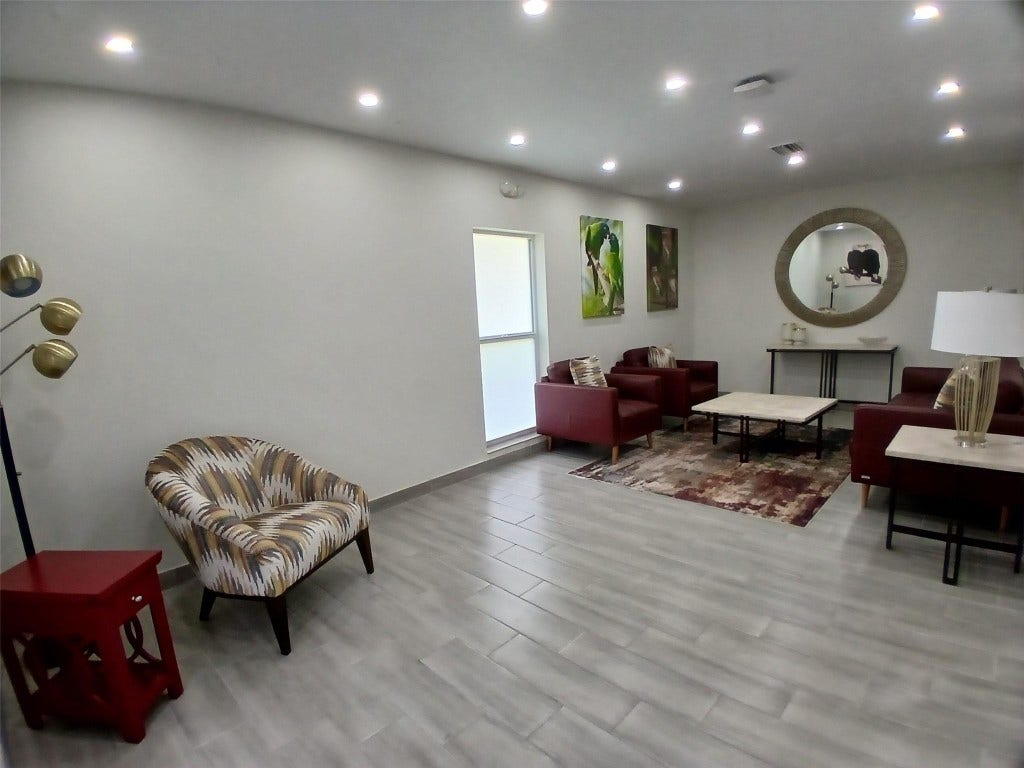 907 Cypress Terrace, #104, Pompano Beach, FL 33069