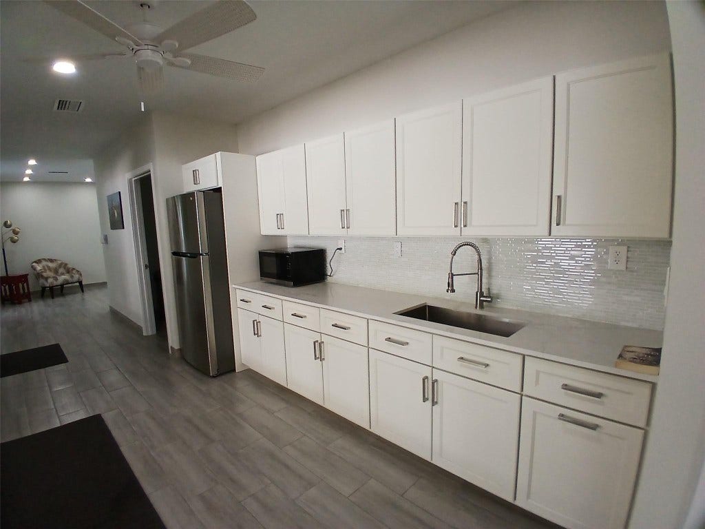 907 Cypress Terrace, #104, Pompano Beach, FL 33069
