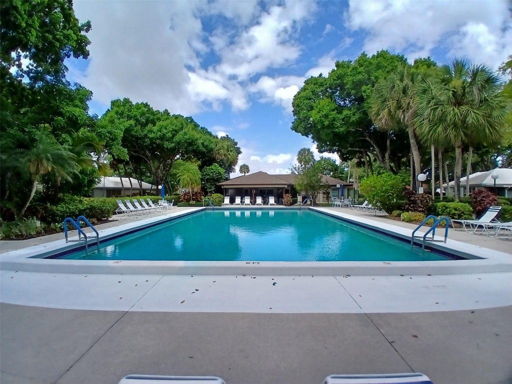 907 Cypress Terrace, #104, Pompano Beach, FL 33069