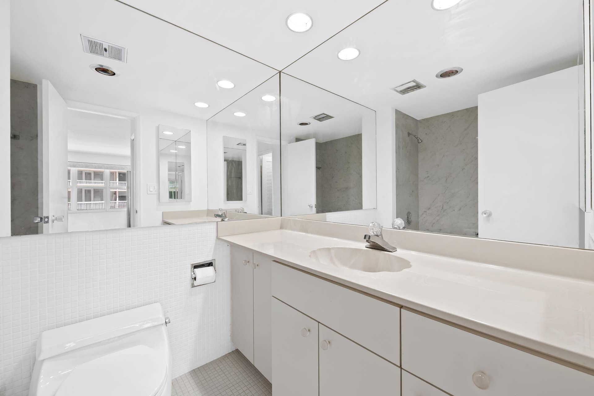 4010 Galt Ocean Drive, #702, Fort Lauderdale, FL 33308 Primary bathroom
