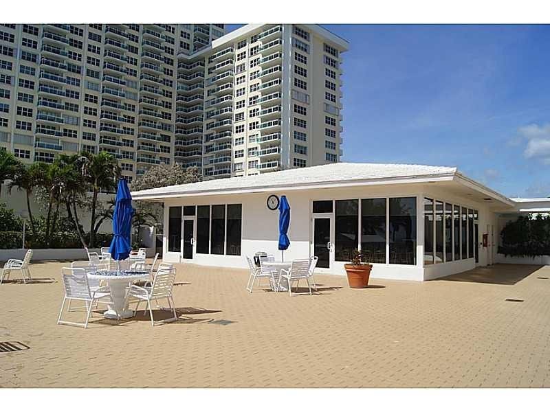 4010 Galt Ocean Drive, #702, Fort Lauderdale, FL 33308 Beachfront community room