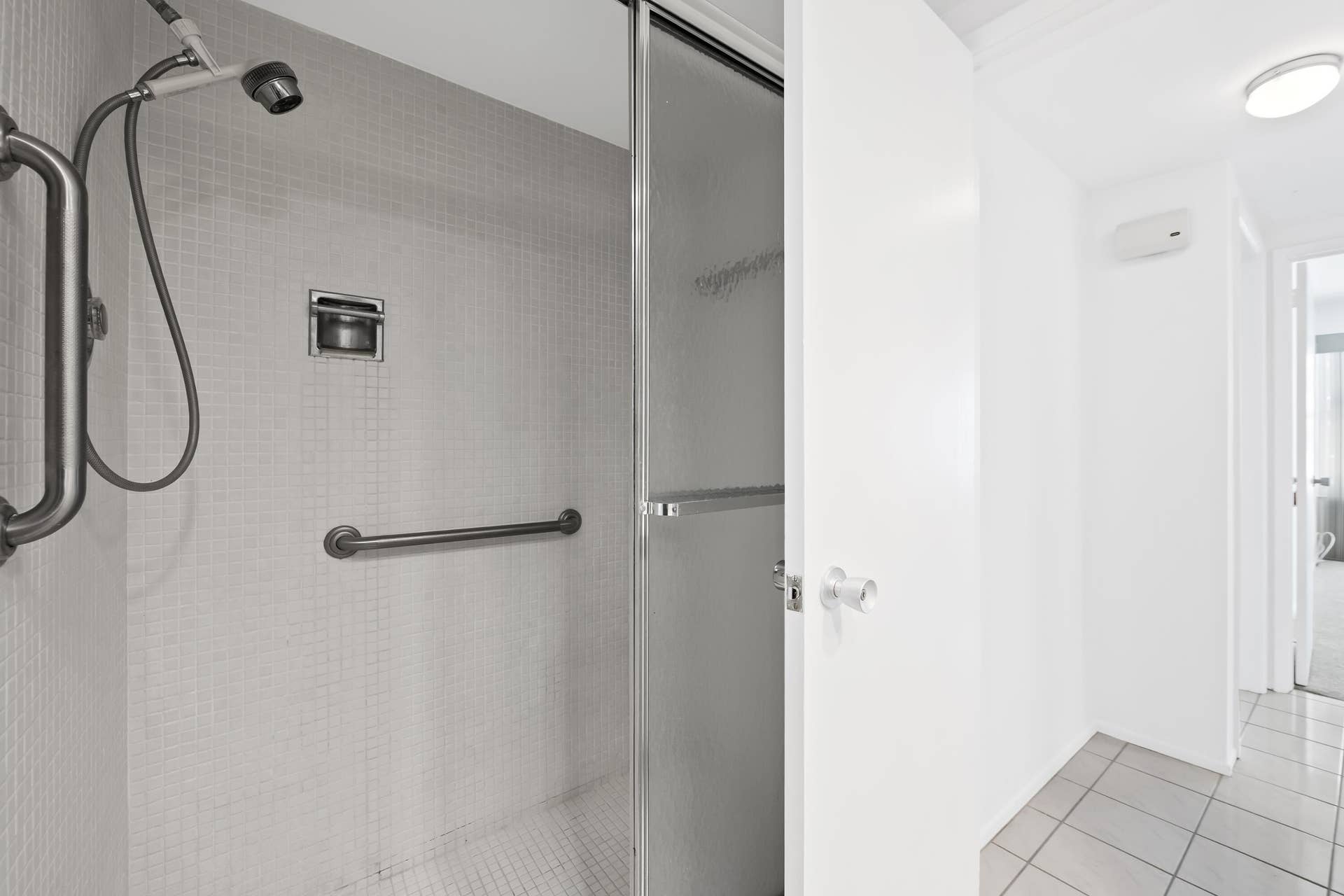 4010 Galt Ocean Drive, #702, Fort Lauderdale, FL 33308 Guest bathroom