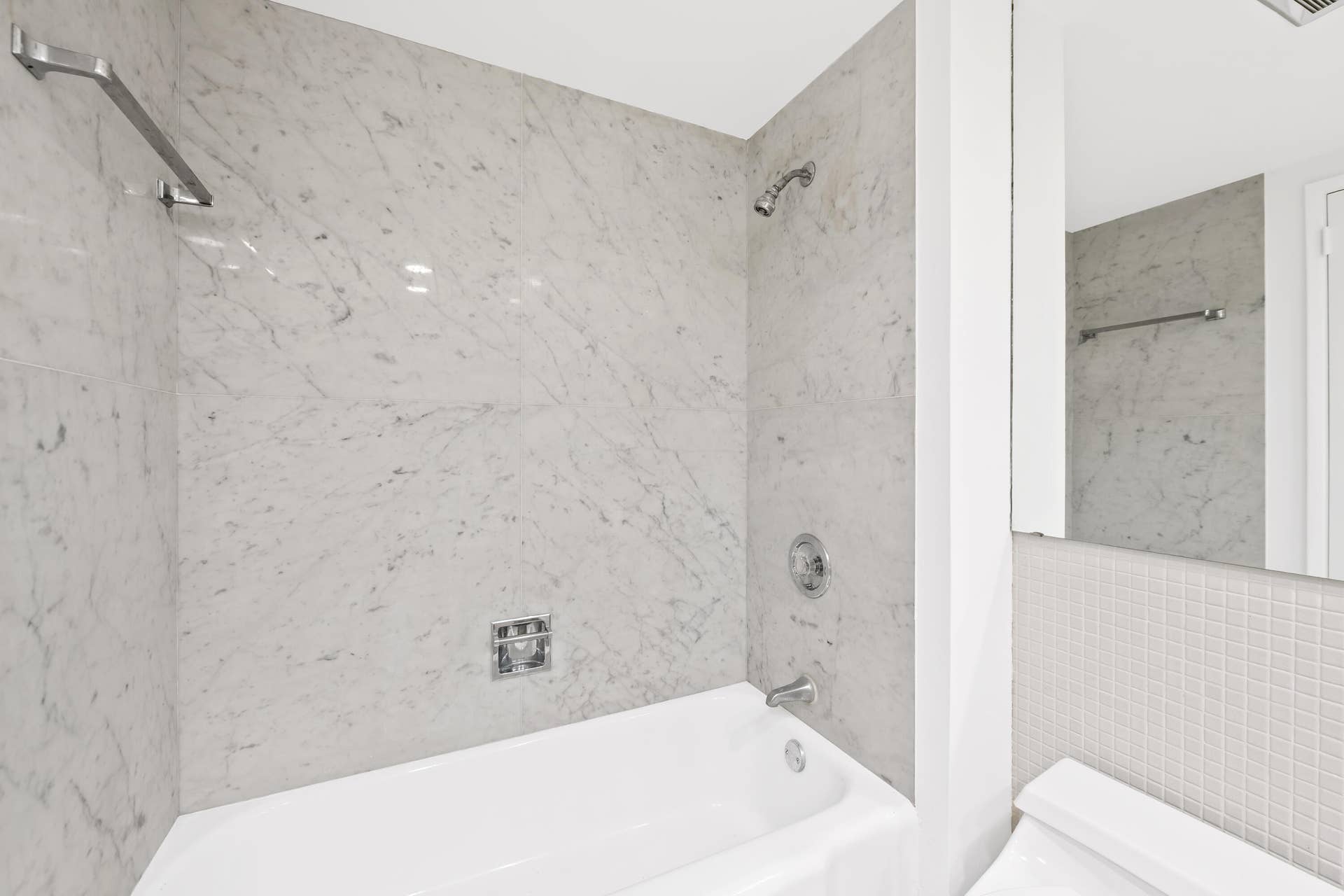 4010 Galt Ocean Drive, #702, Fort Lauderdale, FL 33308 Primary bathroom