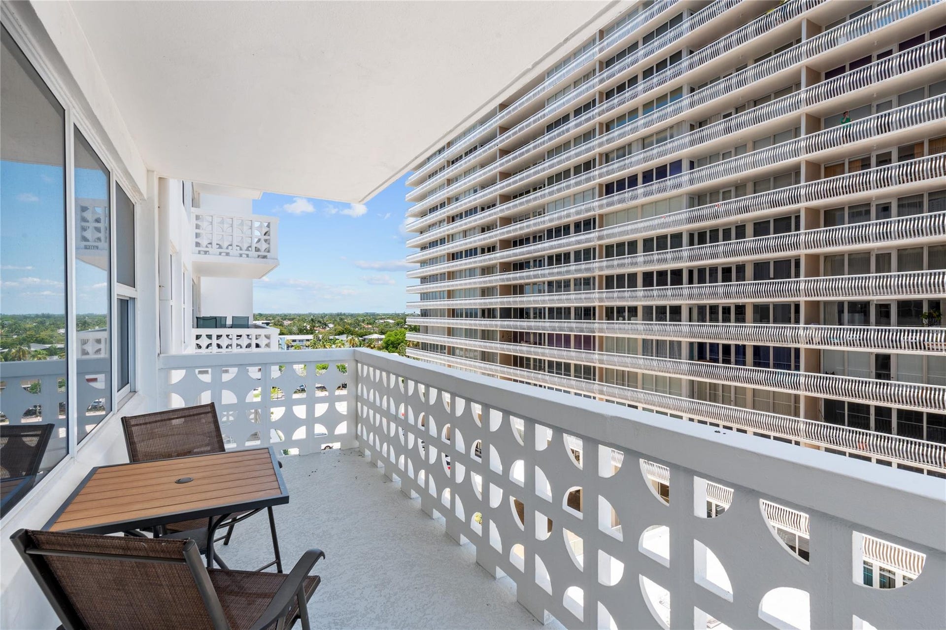 4010 Galt Ocean Drive, #702, Fort Lauderdale, FL 33308 West view