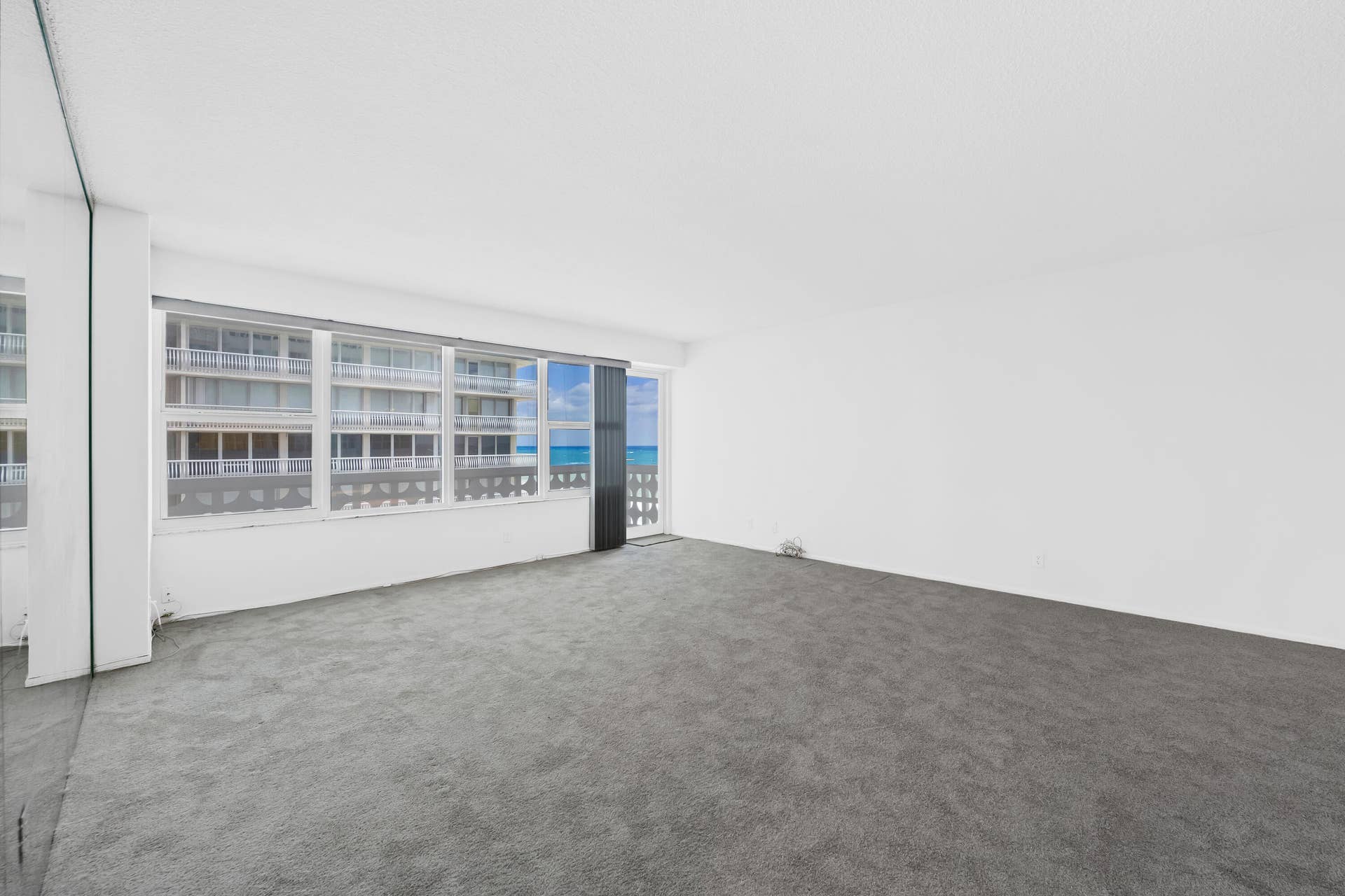 4010 Galt Ocean Drive, #702, Fort Lauderdale, FL 33308 Living room