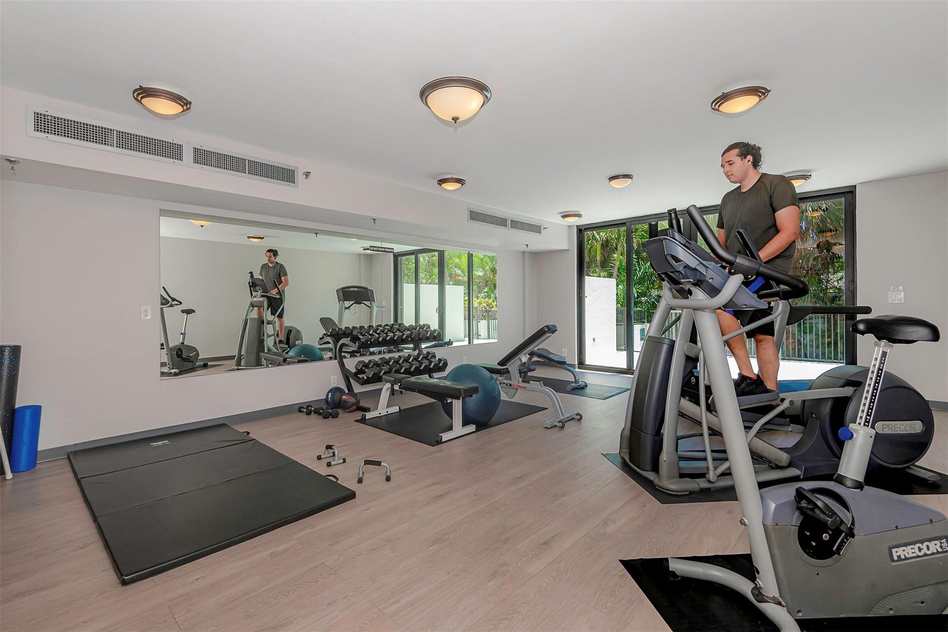 2300 NE 33rd Avenue, #703, Fort Lauderdale, FL 33305 Private Community Gym