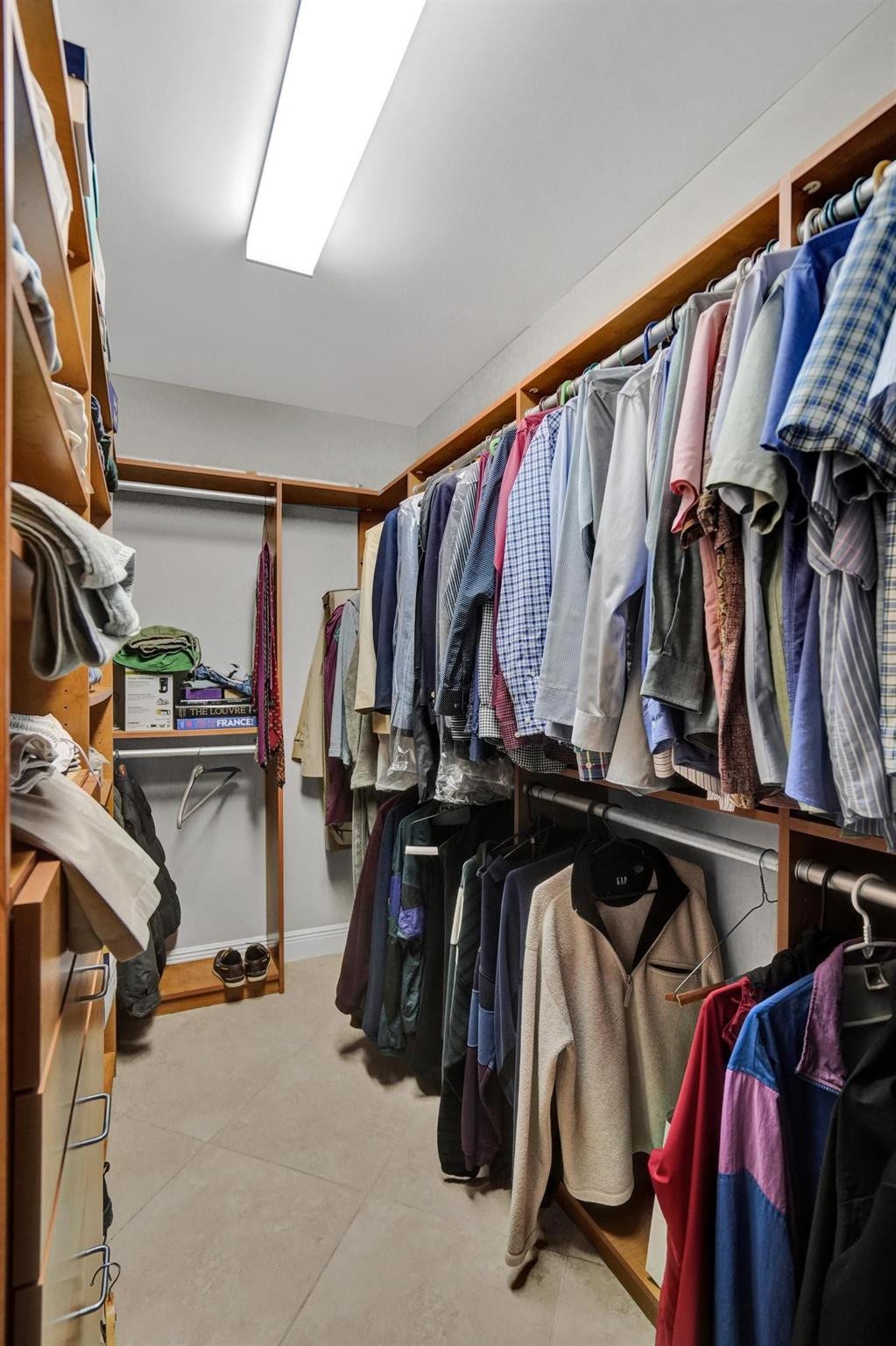 2633 NE 14th Avenue, #400, Wilton Manors, FL 33334 Custom closet
