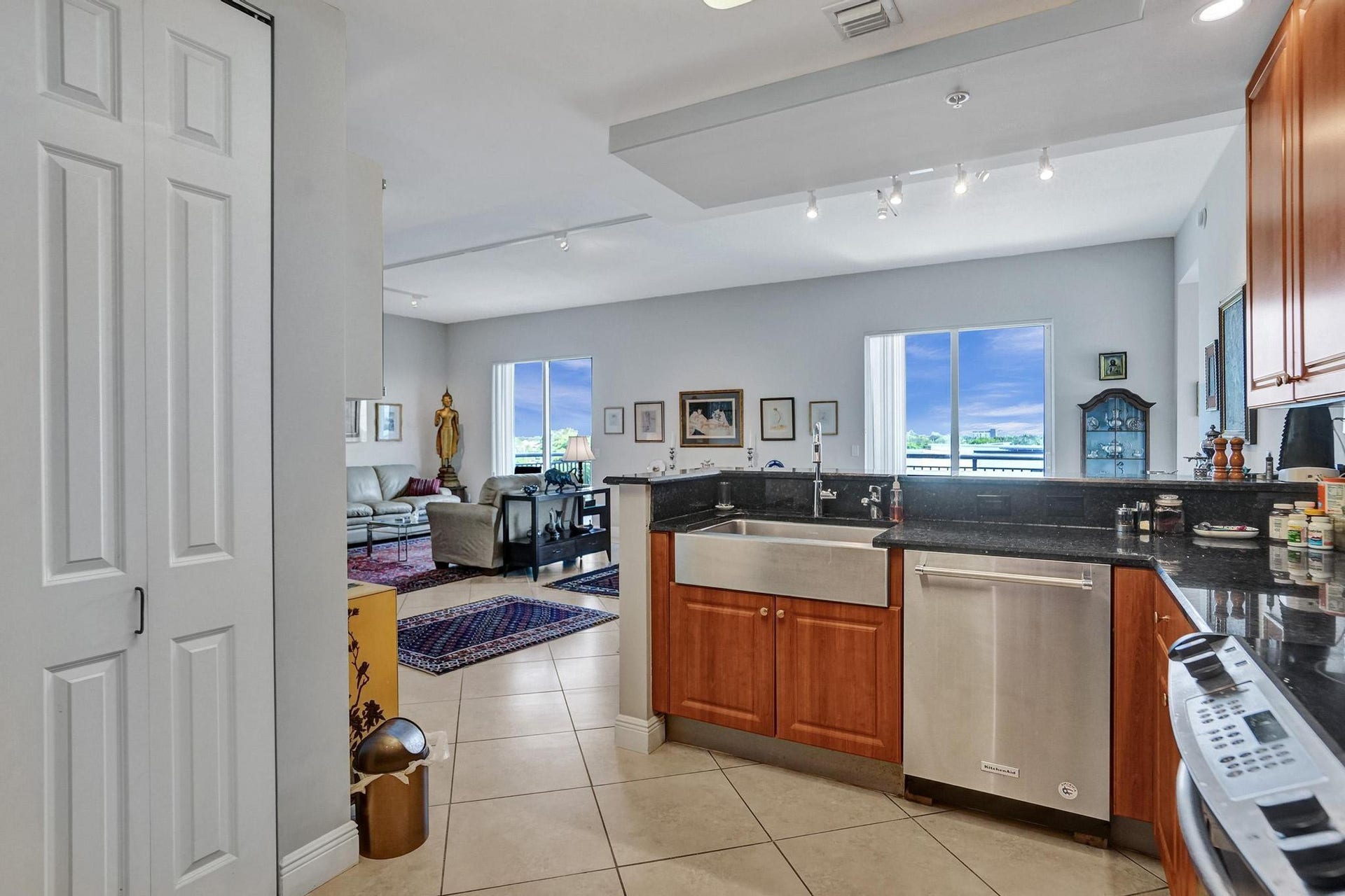 2633 NE 14th Avenue, #400, Wilton Manors, FL 33334 Photo 12