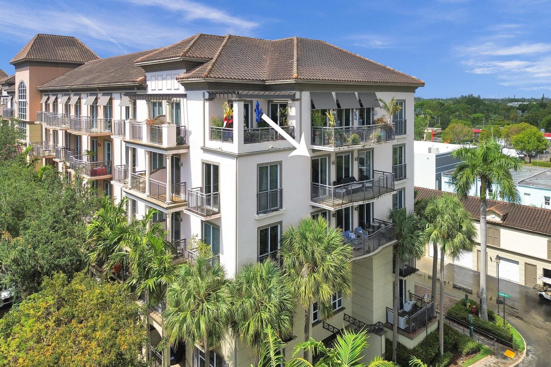 2633 NE 14th Avenue, #400, Wilton Manors, FL 33334 "End cap unit with 4 balconies'