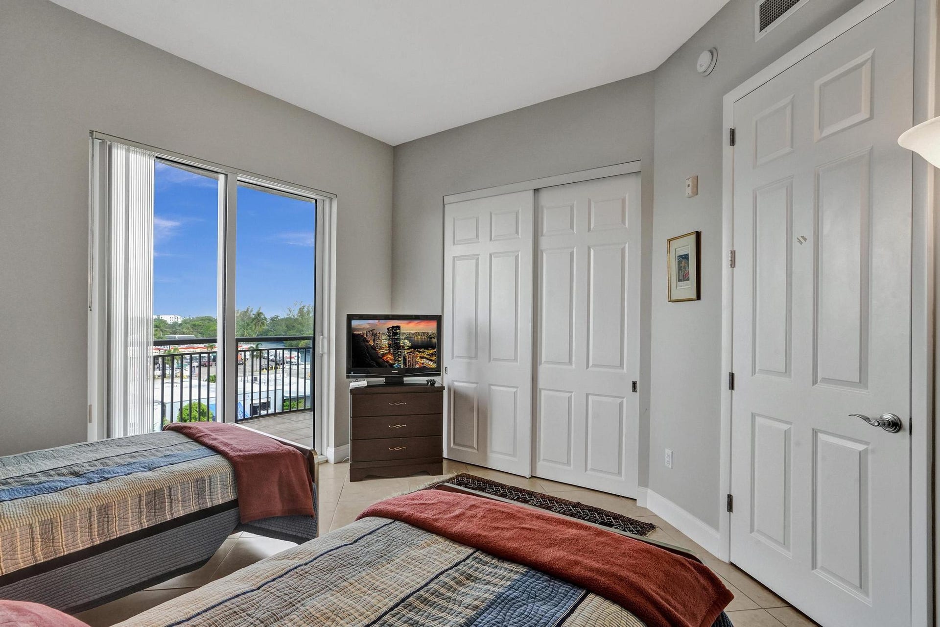 2633 NE 14th Avenue, #400, Wilton Manors, FL 33334 Second bedroom