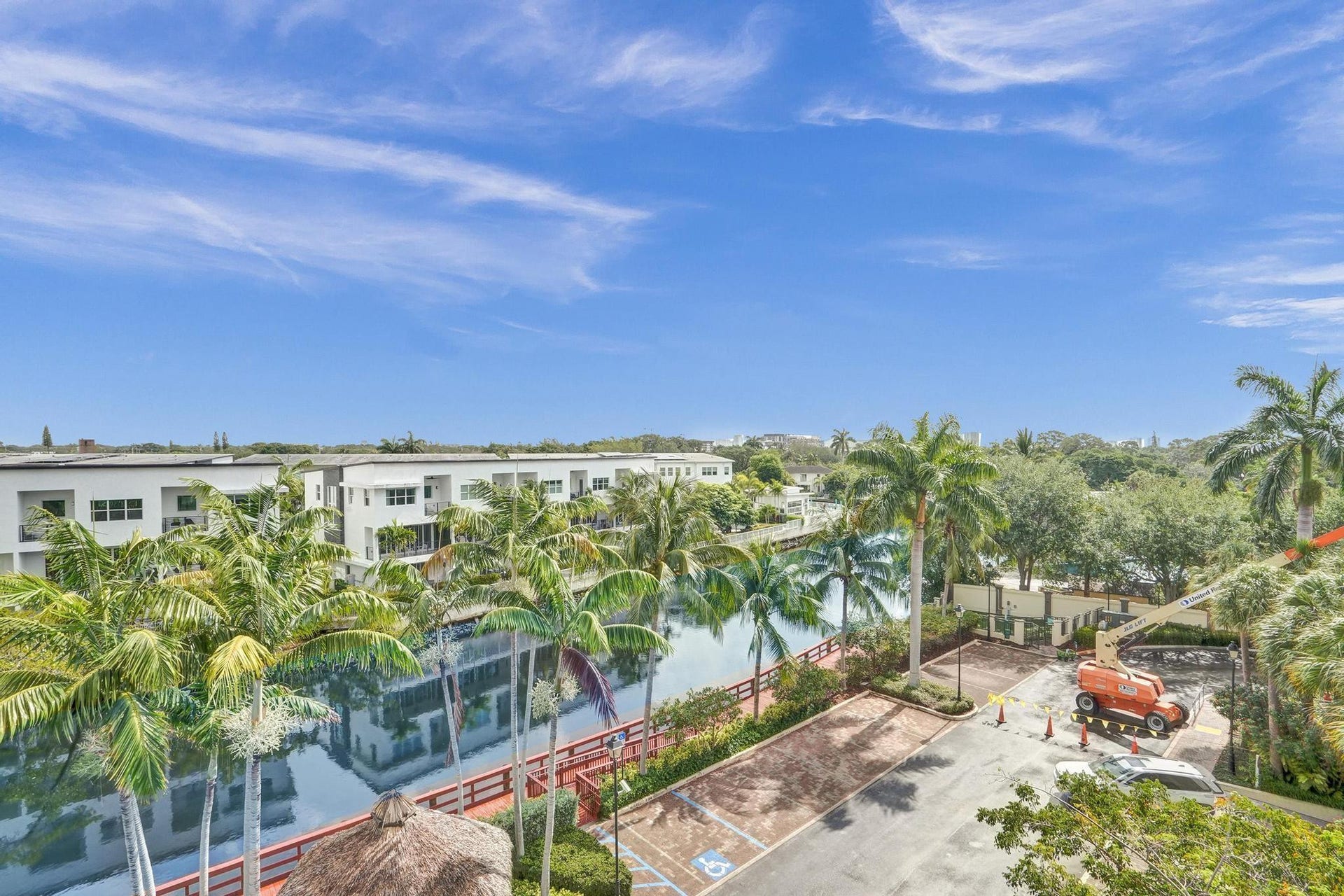 2633 NE 14th Avenue, #400, Wilton Manors, FL 33334 Living room balcony view