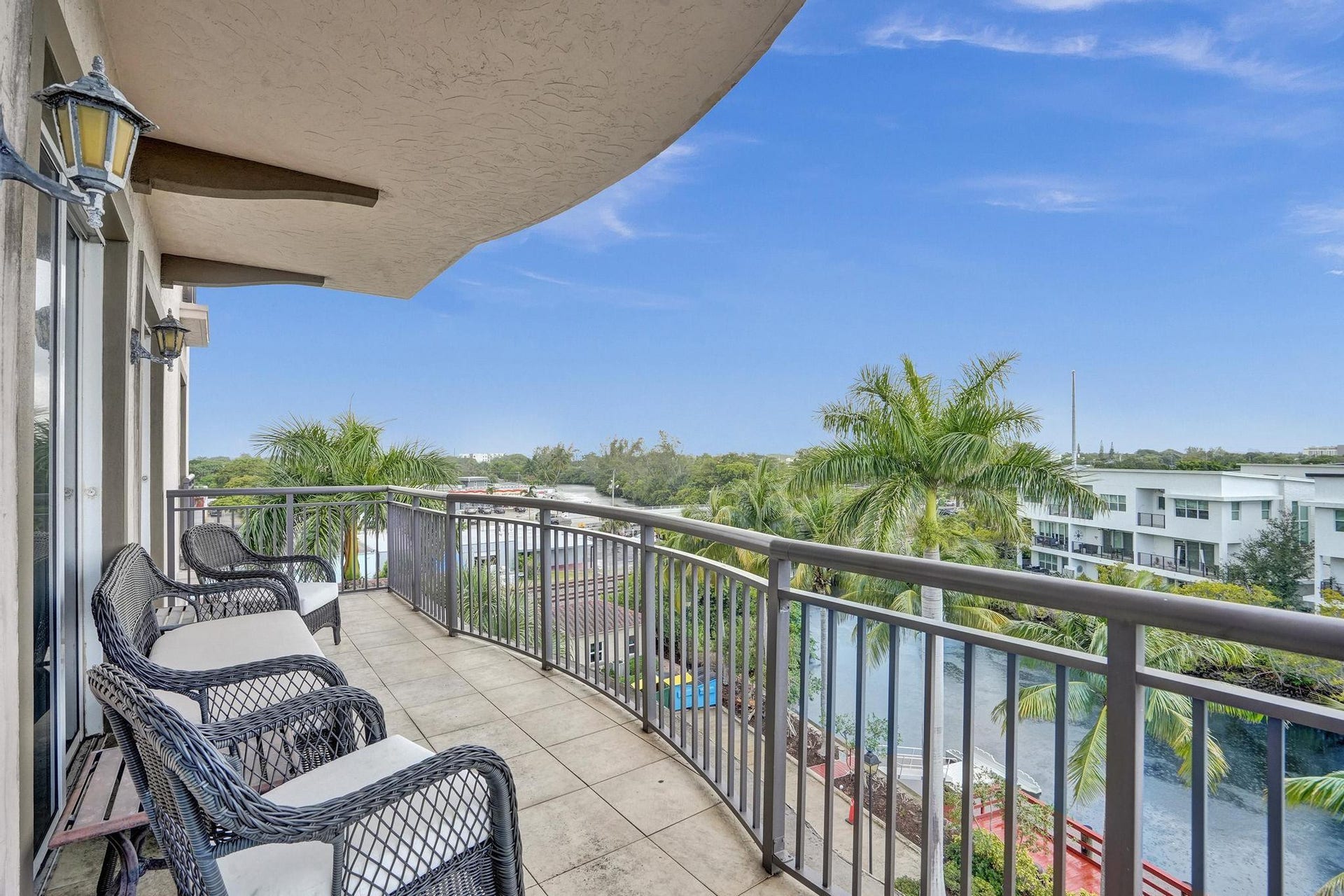 2633 NE 14th Avenue, #400, Wilton Manors, FL 33334 Living room balcony