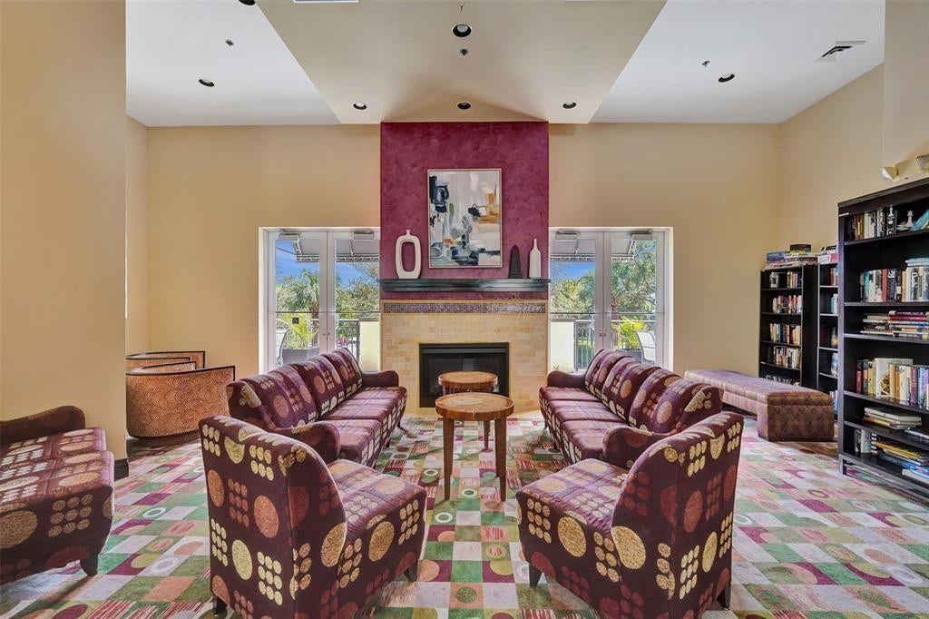 2633 NE 14th Avenue, #400, Wilton Manors, FL 33334 Library