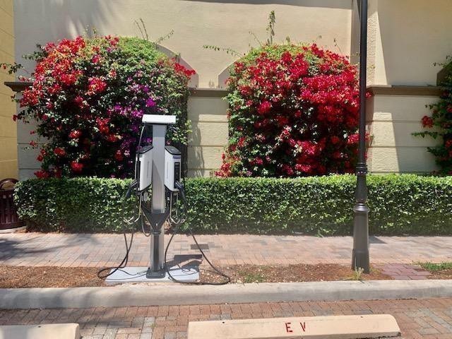 2633 NE 14th Avenue, #400, Wilton Manors, FL 33334 EV Charging