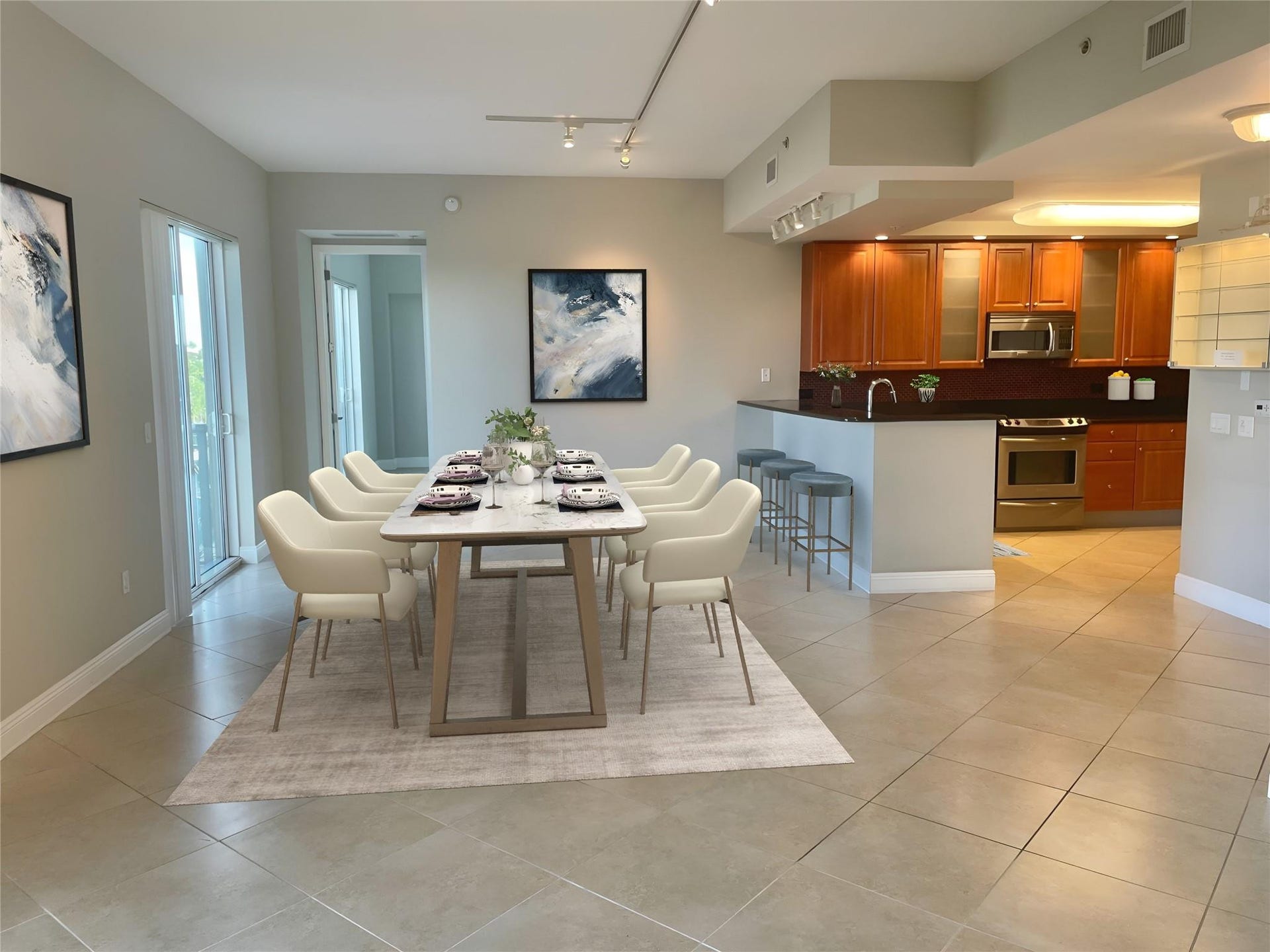 2633 NE 14th Avenue, #400, Wilton Manors, FL 33334 Dining-enhanced photo