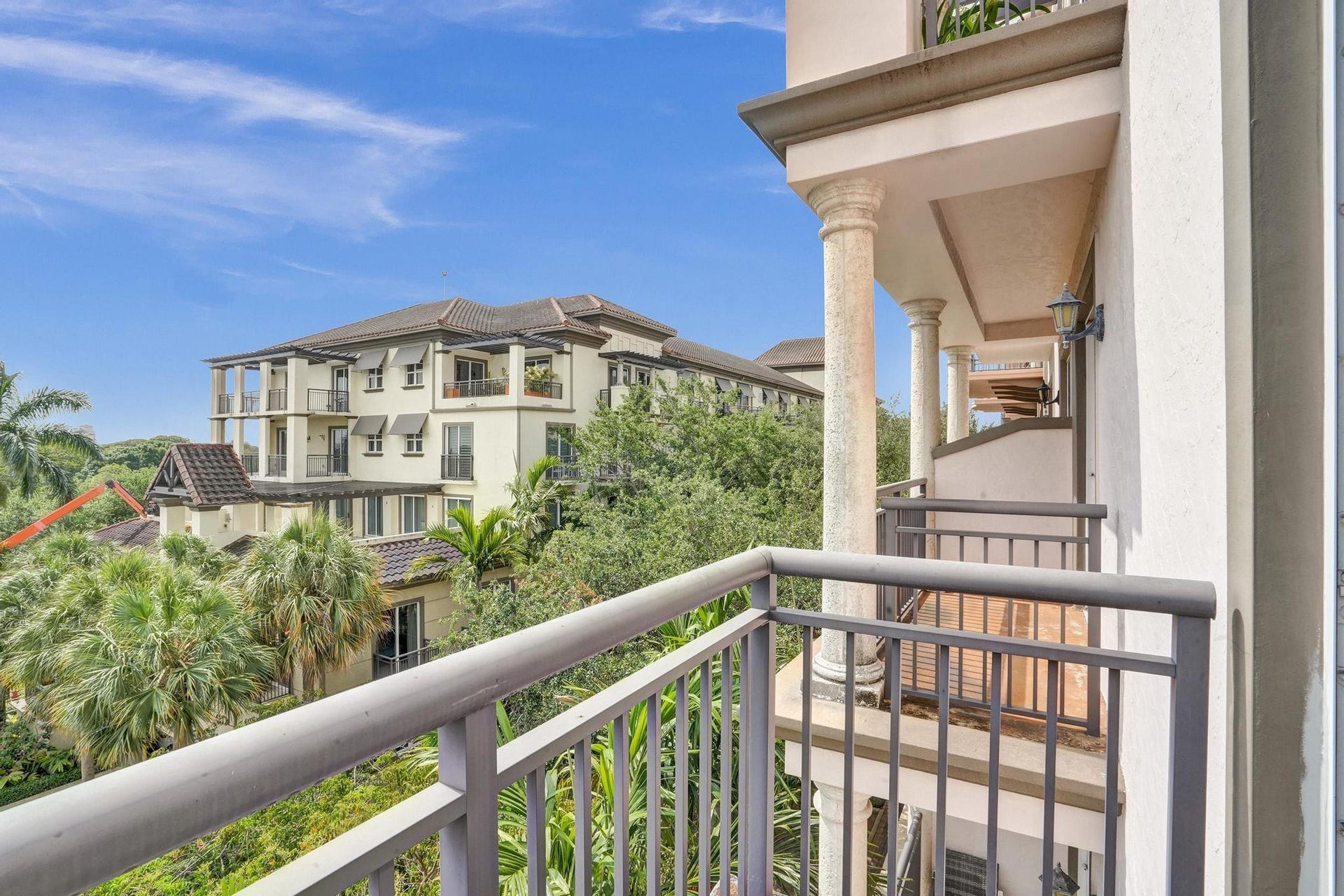 2633 NE 14th Avenue, #400, Wilton Manors, FL 33334 Primary balcony