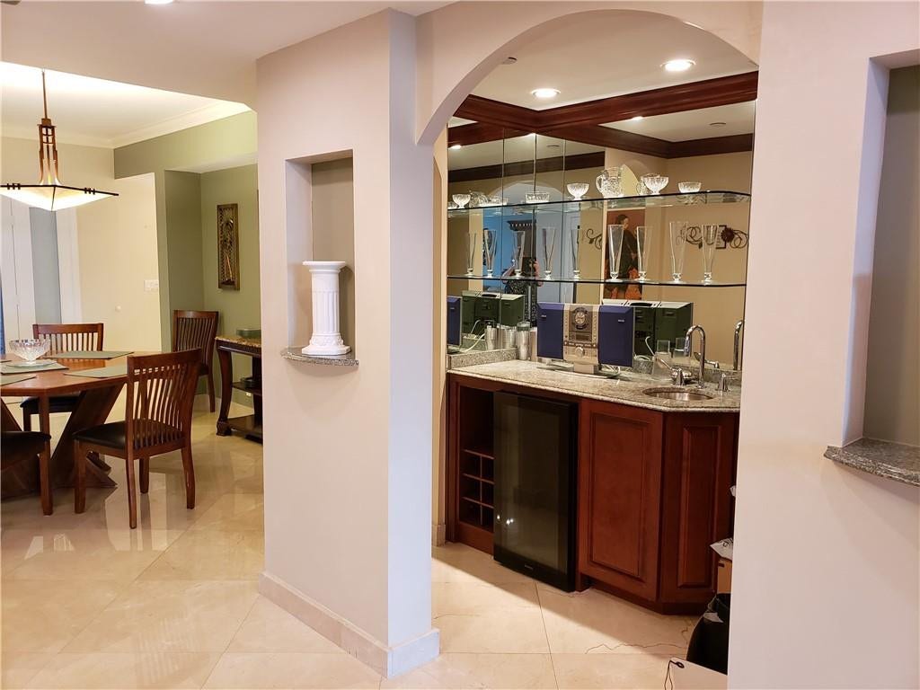 3200 N Ocean Bl, #407, Fort Lauderdale, Fort Lauderdale, FL 33308 Bar off dining room