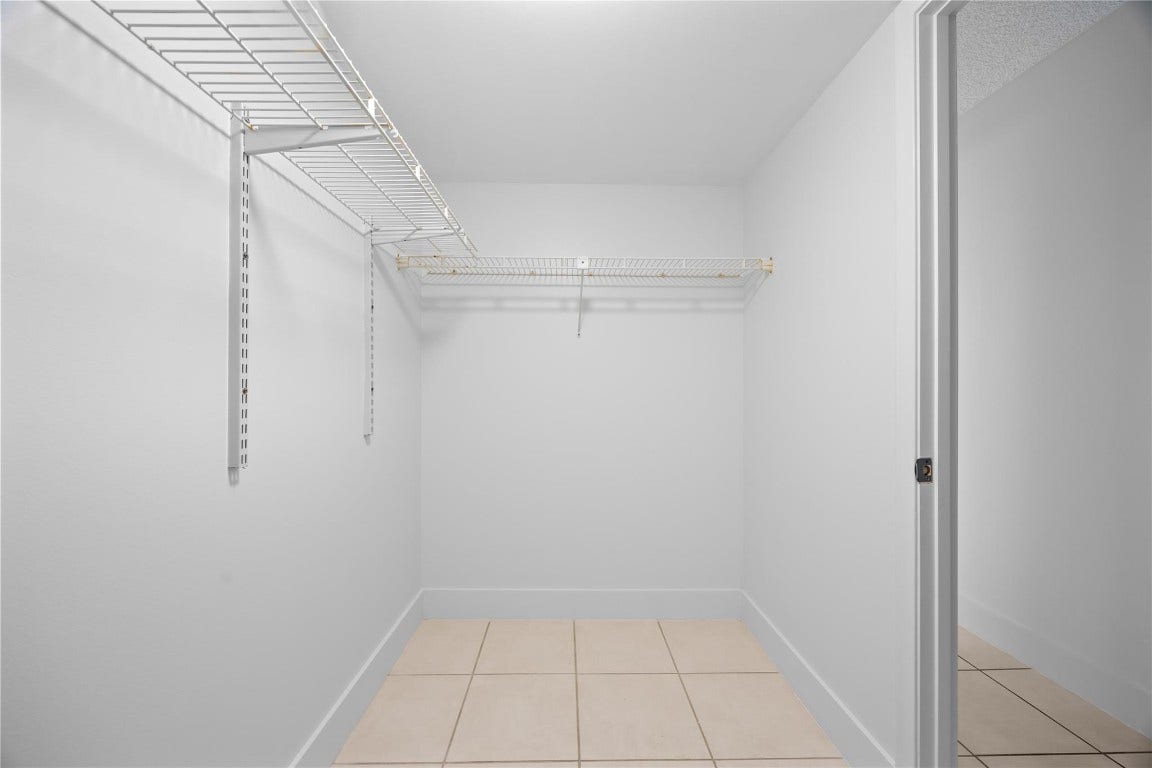2200 NE 33rd Avenue, #17C, Fort Lauderdale, Fort Lauderdale, FL 33305