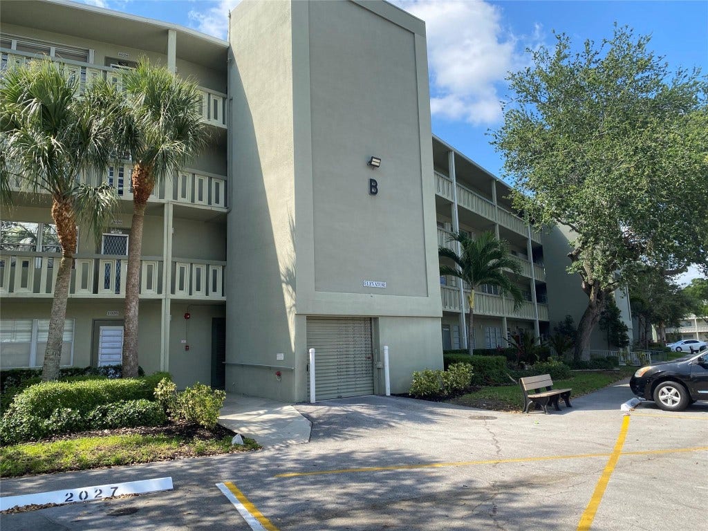2025 Berkshire B, #2025, Deerfield Beach, FL 33442 2025 Berkshire B, #2025, Deerfield Beach, FL 33442