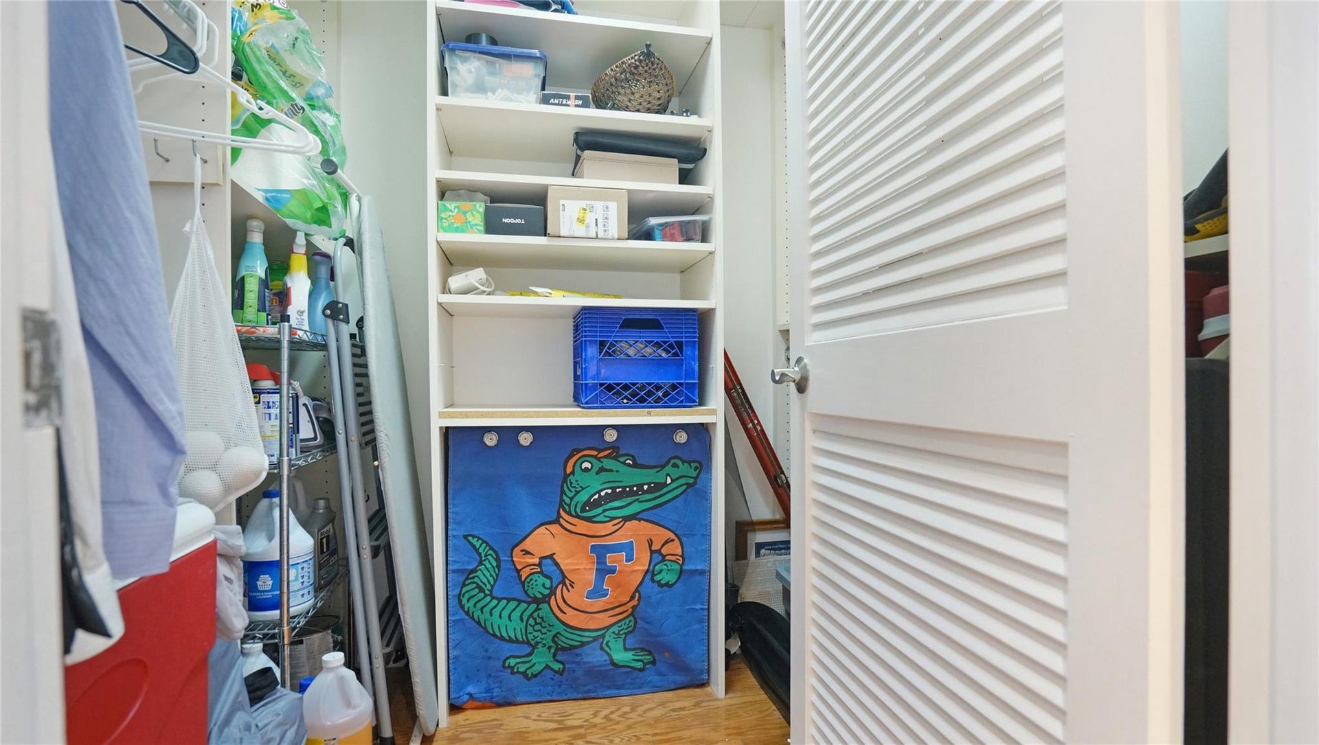 Walk in closet.