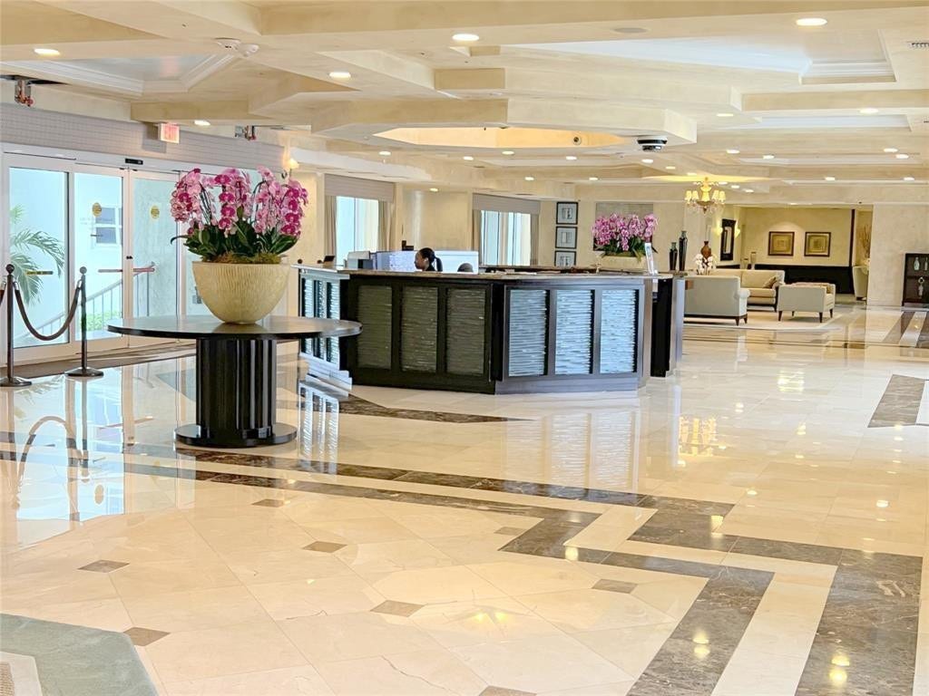 Southpoint has one of the prettiest lobbies on the beach.