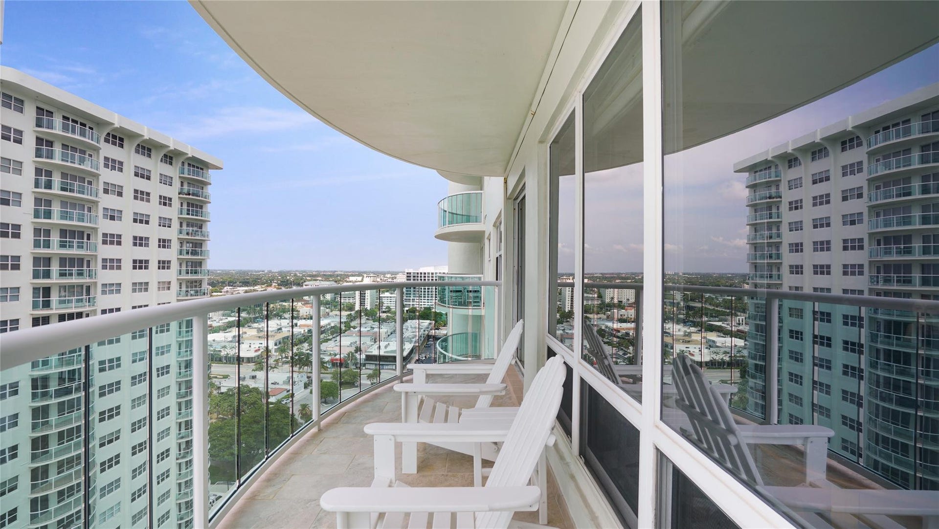 The balcony facing west has intracoastal views.