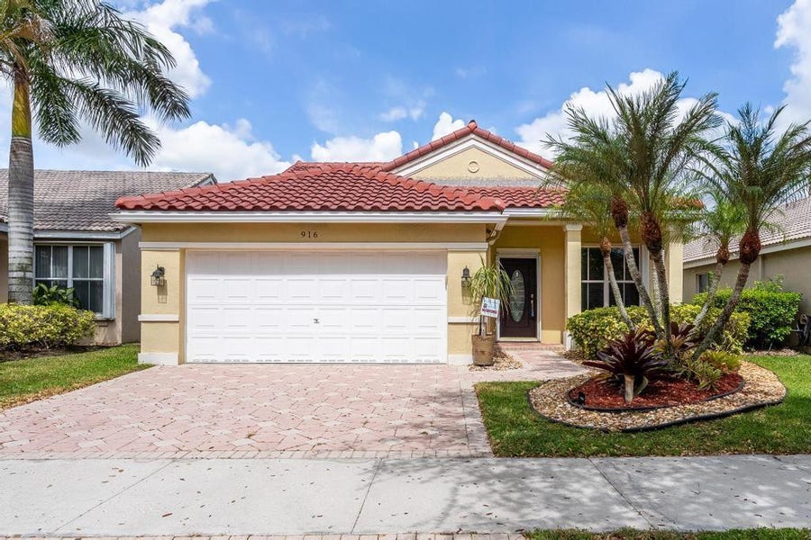 Property photo for 916 Savannah Falls Drive, Weston, FL