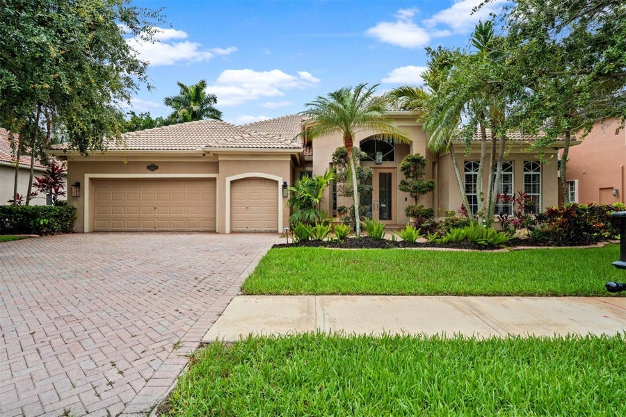 Property photo for 8284 S Lake Forest Drive, Davie, FL