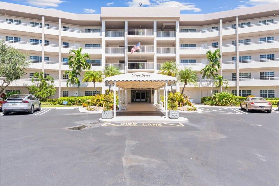 Property photo for 555 Oaks Lane, #504, Pompano Beach, FL