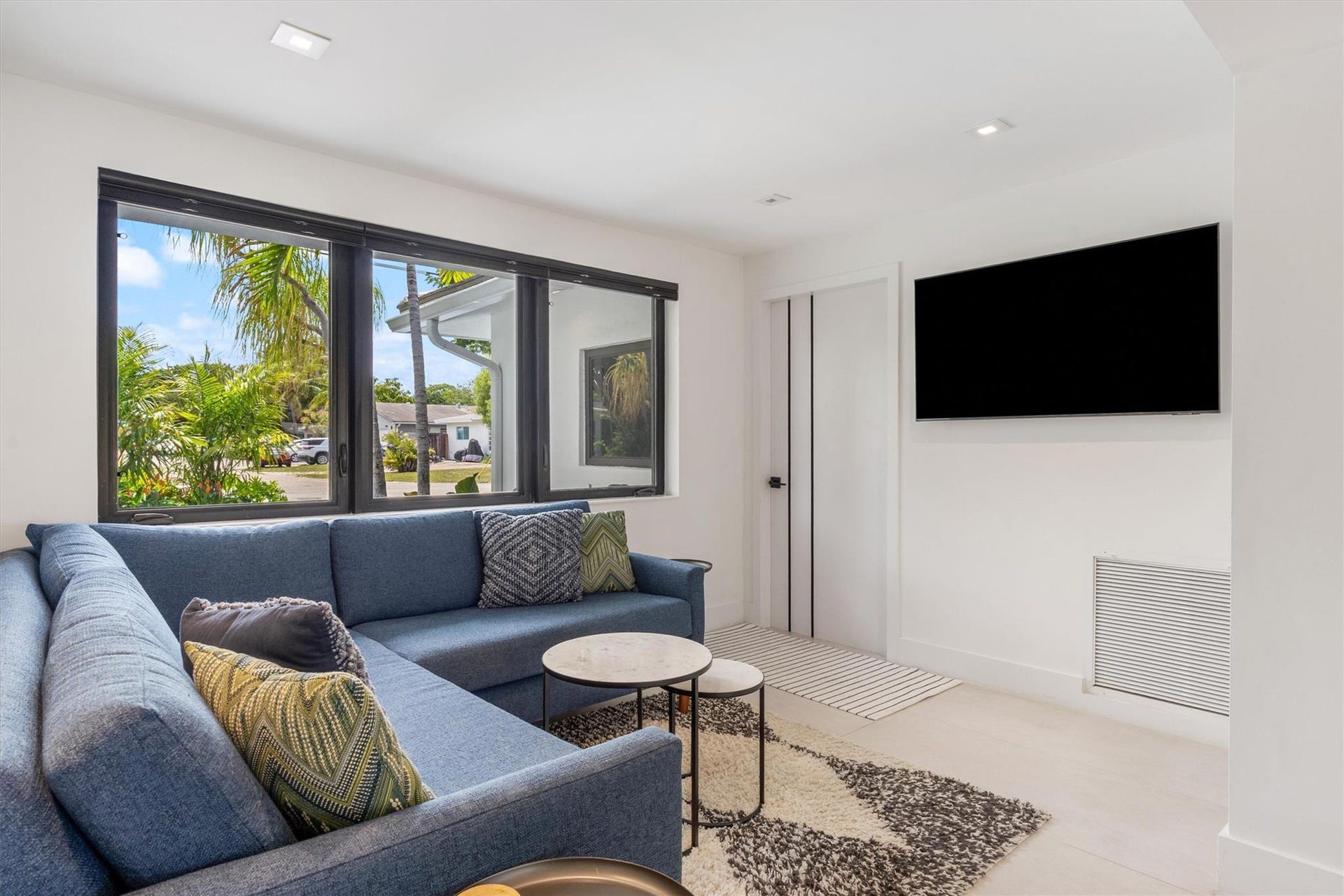 2500 NE 17th Terrace, Wilton Manors, FL 33305 Photo 11