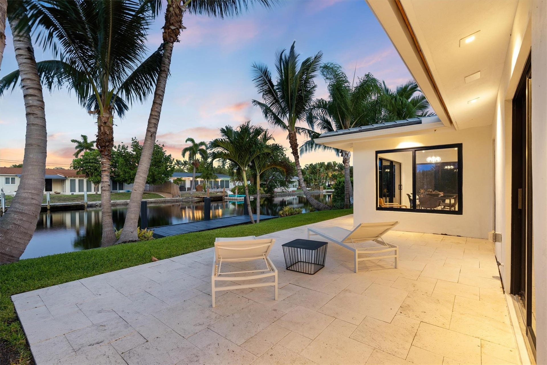 2500 NE 17th Terrace, Wilton Manors, FL 33305 Photo 2