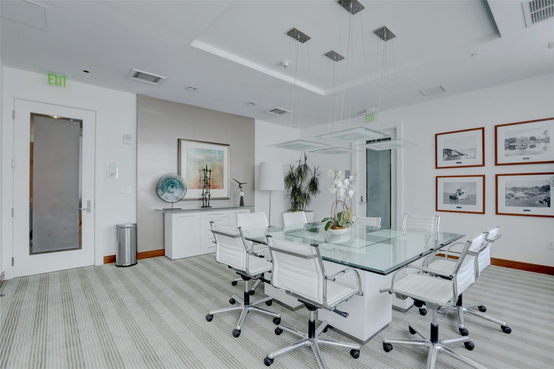 2821 N Ocean Boulevard, #701S, Fort Lauderdale, FL 33308 Conference room with catering kitchen adjoining