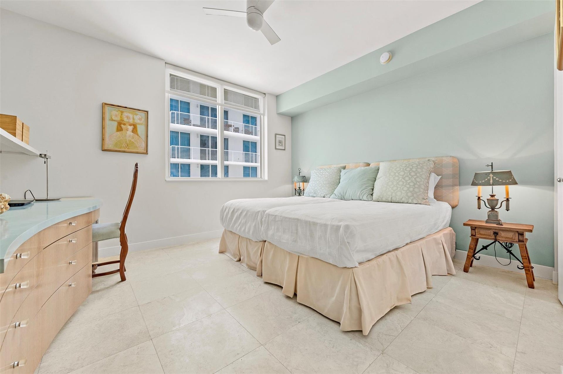 2821 N Ocean Boulevard, #701S, Fort Lauderdale, FL 33308 spacious guest room with