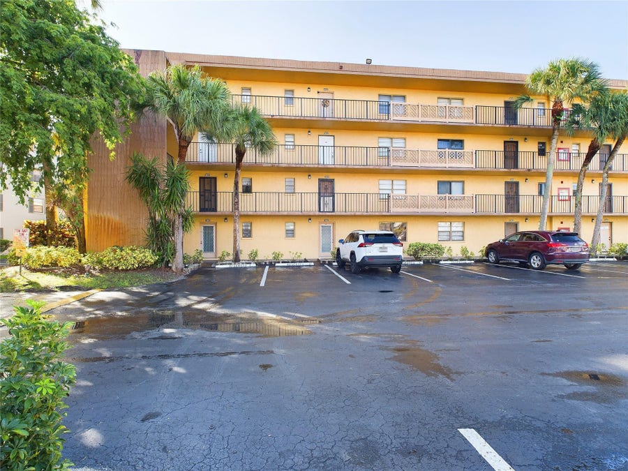 Property photo for 9370 SW 8th Street, #301, Boca Raton, FL