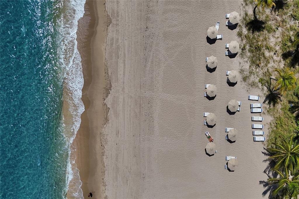 Southpoint has beach chairs and umbrellas available for owners.