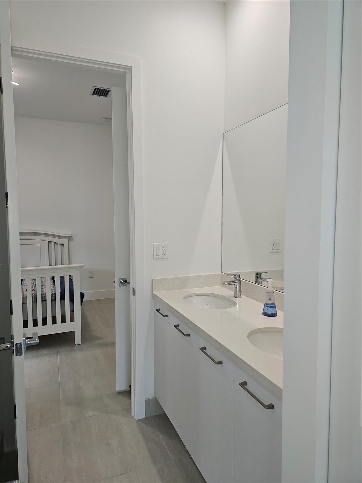 10396 SW 57th Court, Cooper City, Cooper City, FL 33328 Jack Jill Bath