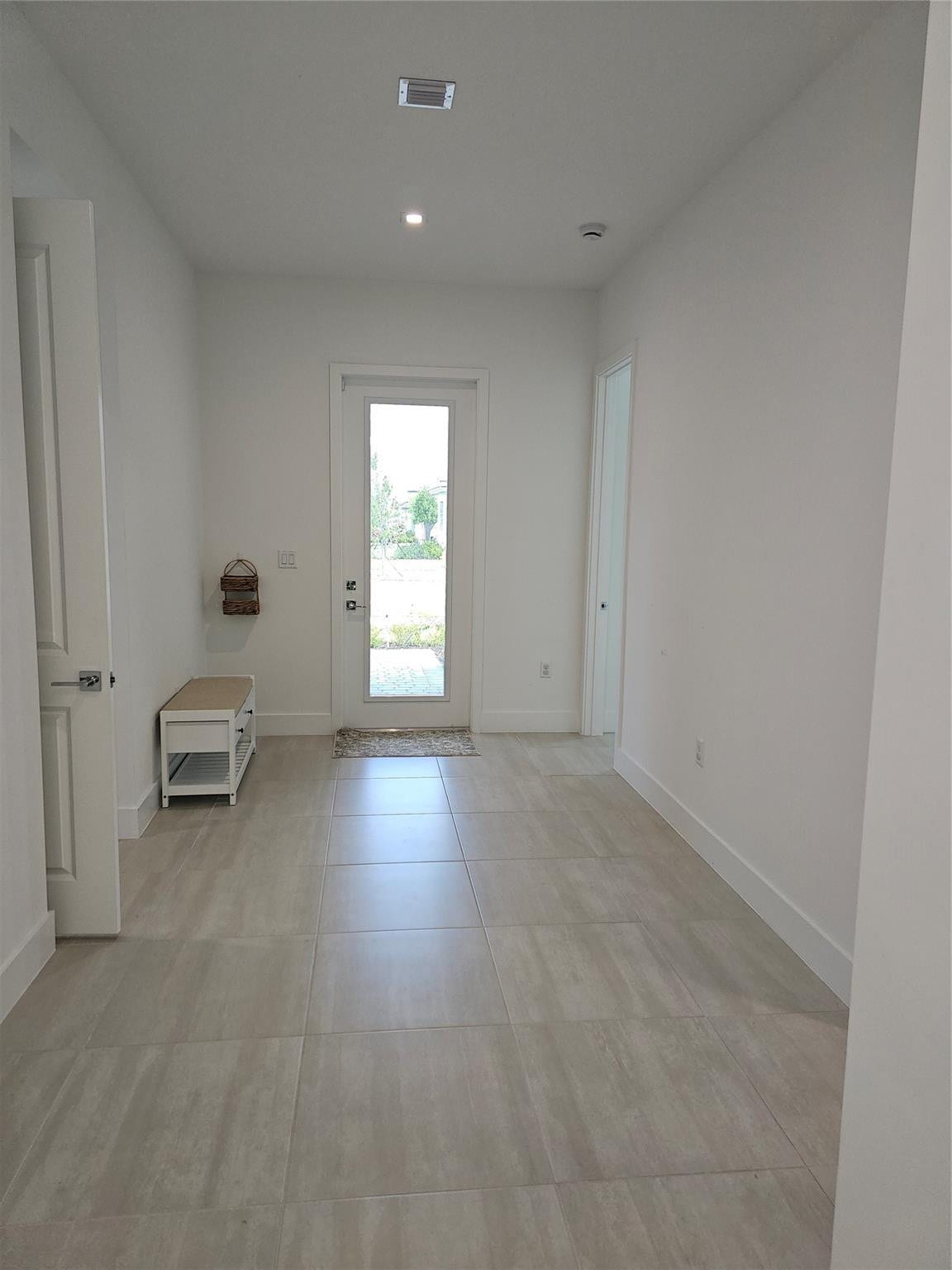 10396 SW 57th Court, Cooper City, Cooper City, FL 33328 Entrance hallway