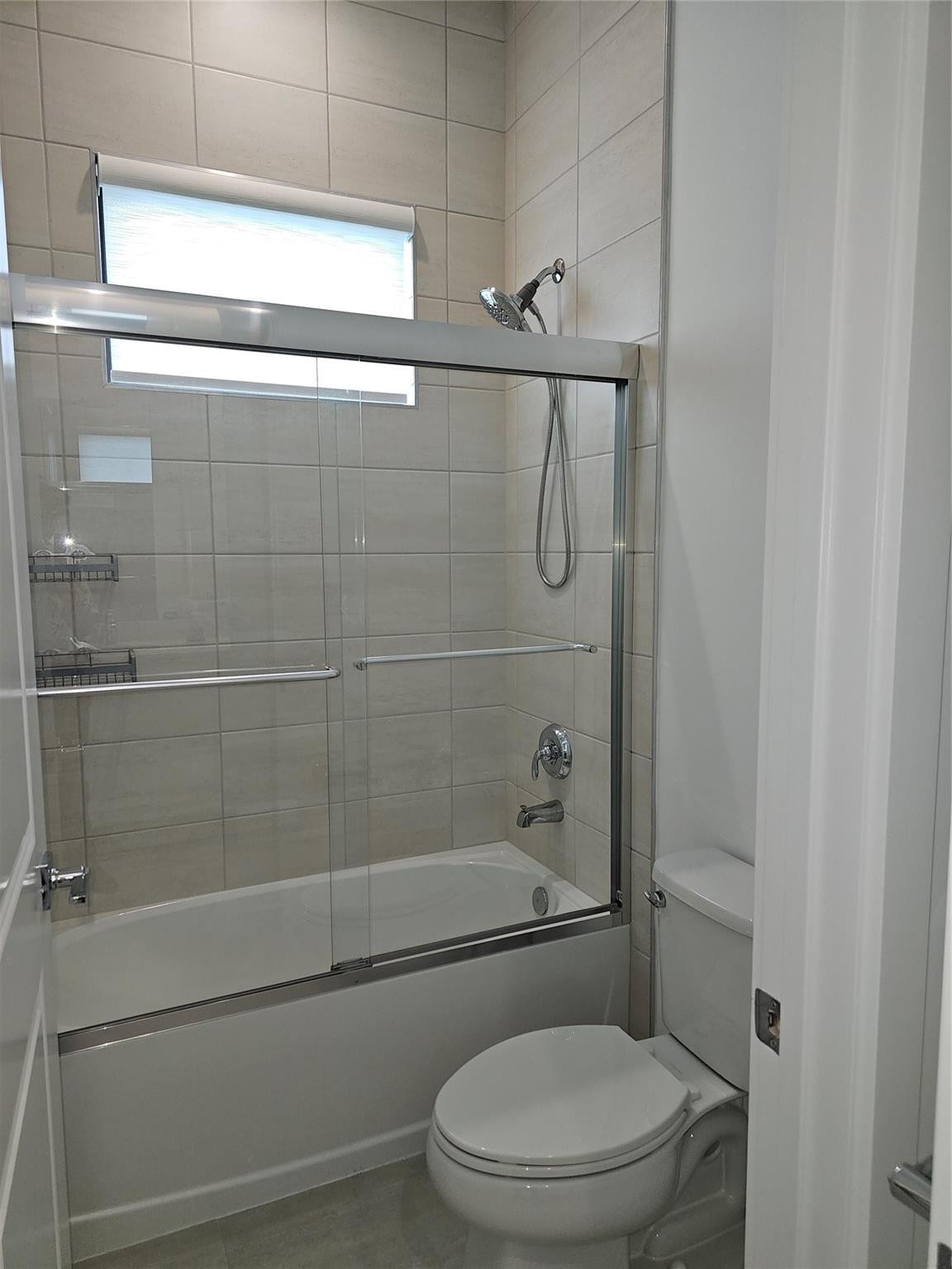 10396 SW 57th Court, Cooper City, Cooper City, FL 33328 Jack Jill Bath w water closet