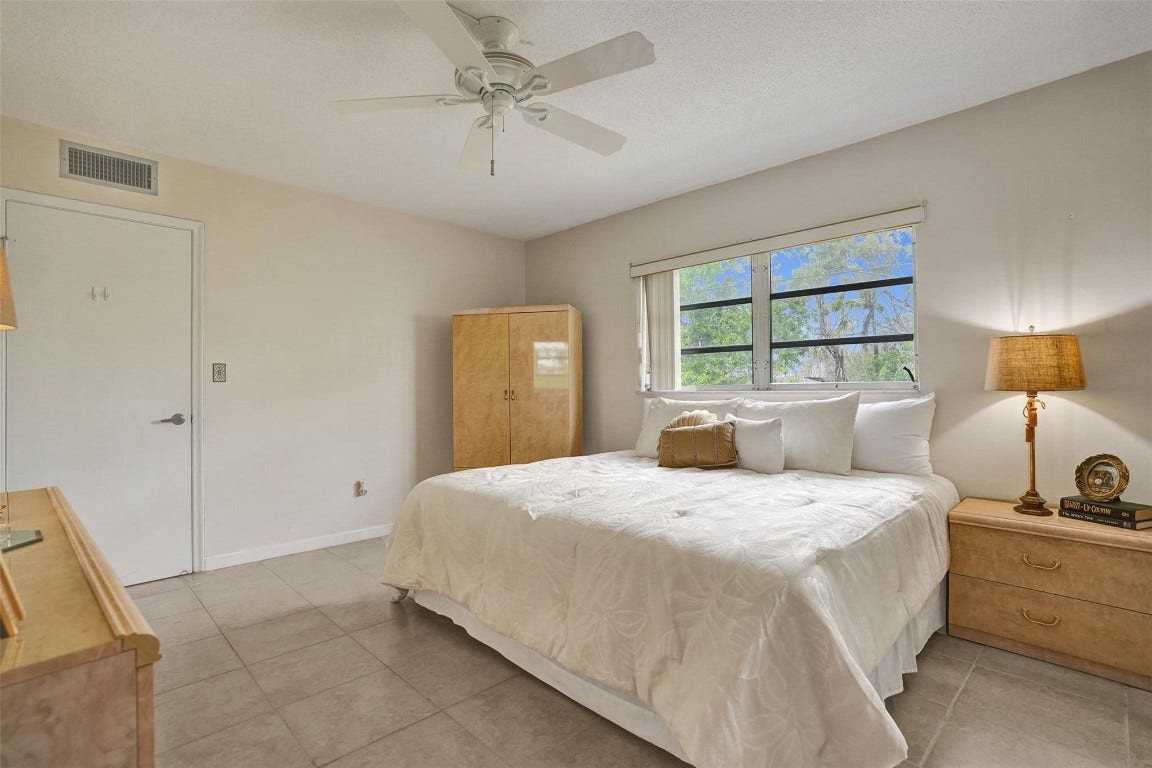 1300 N 12th Court, #4b, Hollywood, FL 33019 1300 N 12th Court, #4b, Hollywood, FL 33019