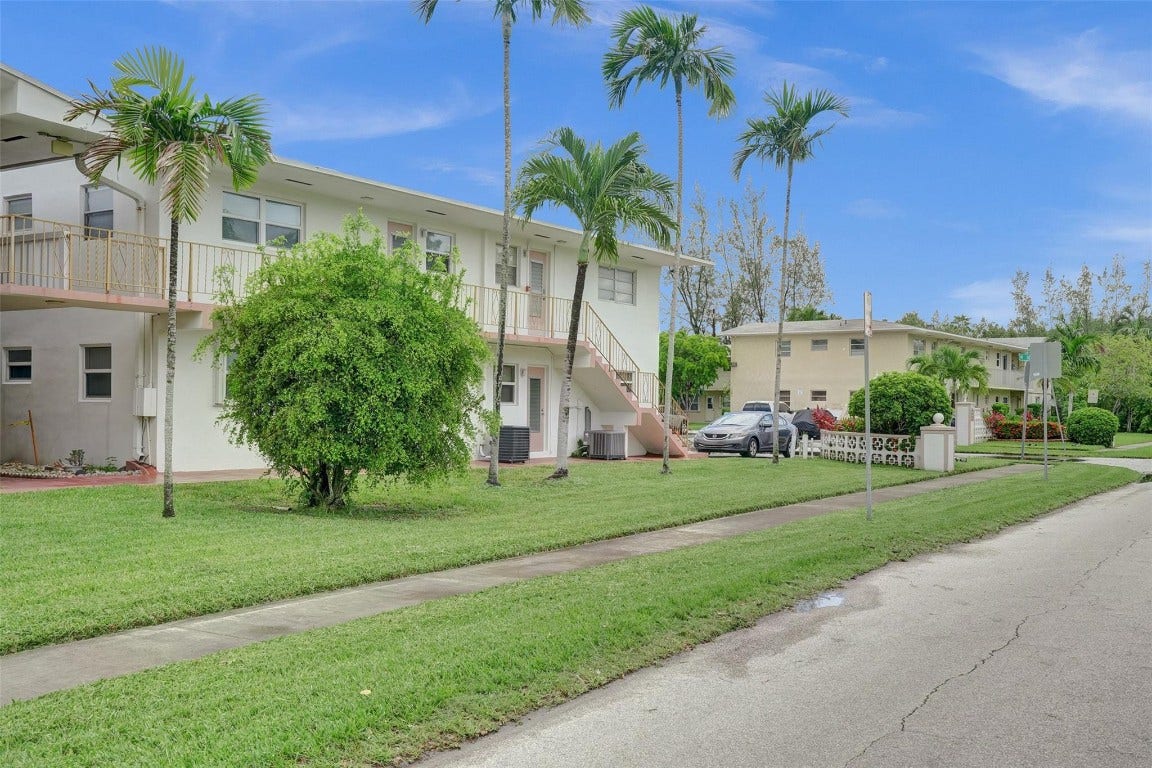 1300 N 12th Court, #4b, Hollywood, FL 33019 1300 N 12th Court, #4b, Hollywood, FL 33019