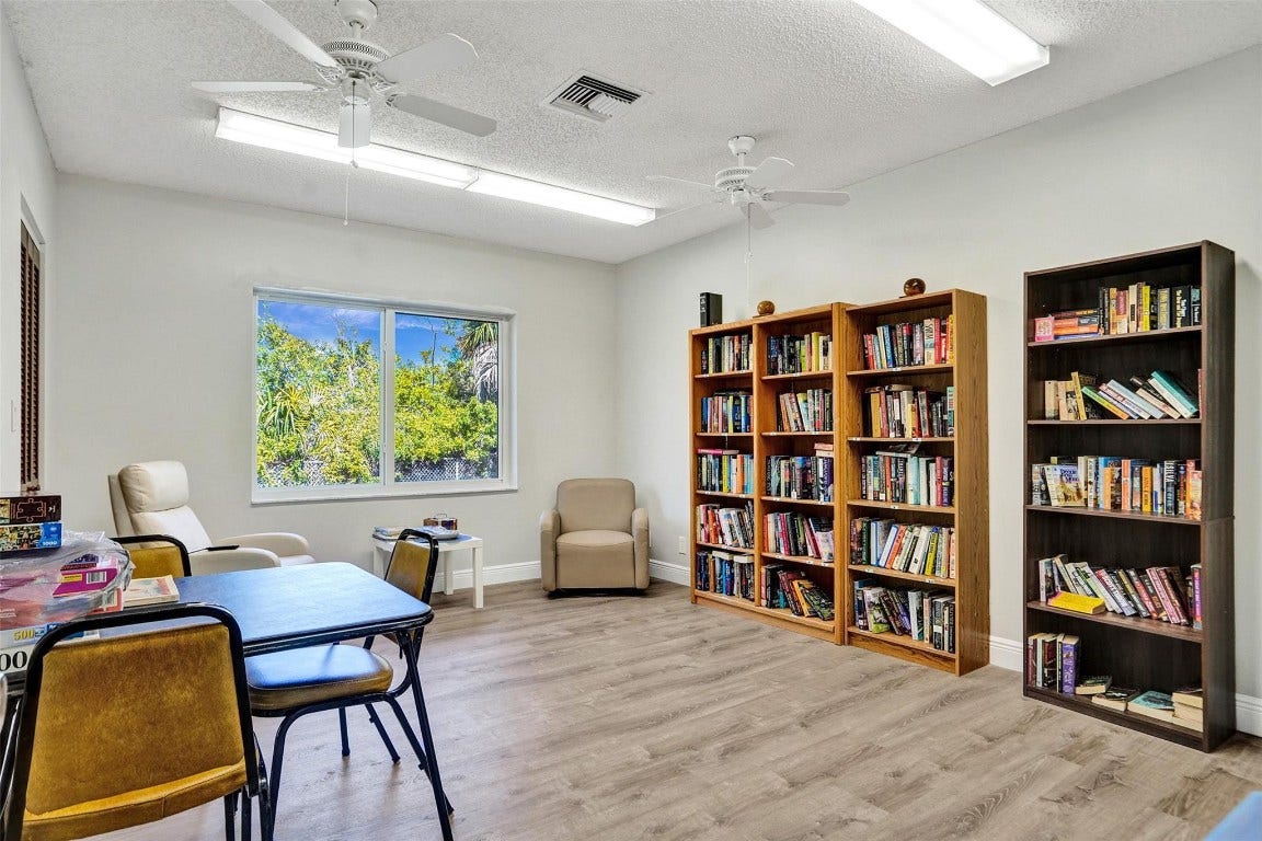 1300 N 12th Court, #4b, Hollywood, FL 33019 1300 N 12th Court, #4b, Hollywood, FL 33019
