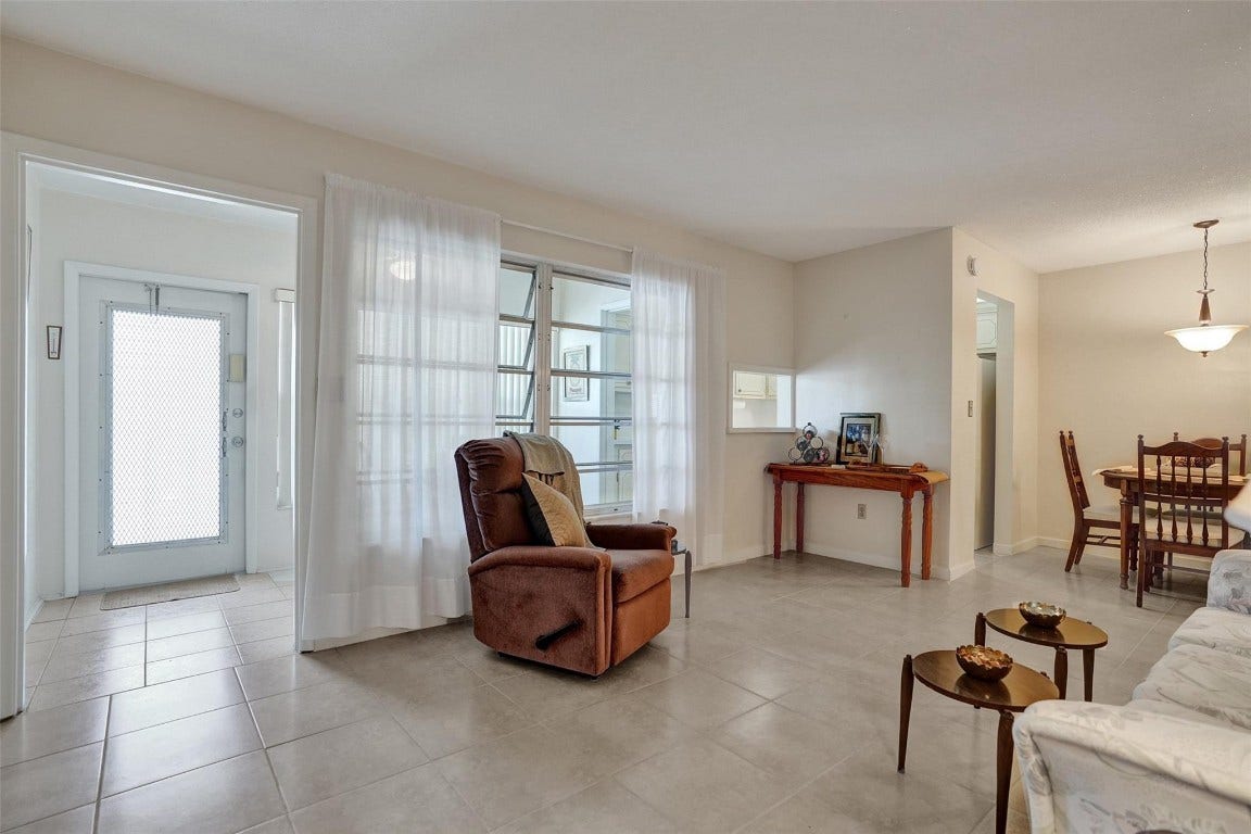 1300 N 12th Court, #4b, Hollywood, FL 33019 1300 N 12th Court, #4b, Hollywood, FL 33019