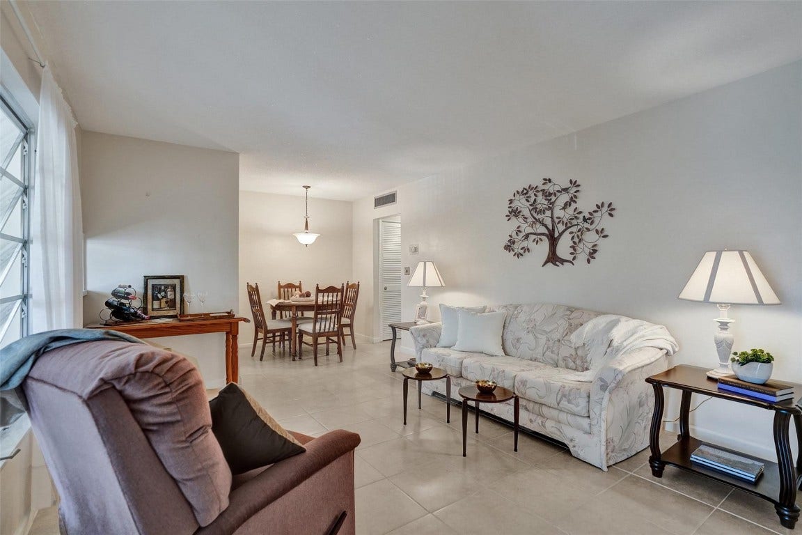 1300 N 12th Court, #4b, Hollywood, FL 33019 1300 N 12th Court, #4b, Hollywood, FL 33019