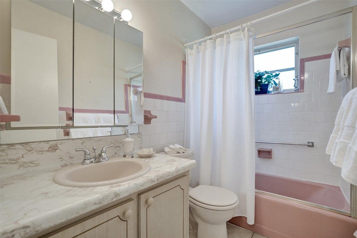 1300 N 12th Court, #4b, Hollywood, FL 33019 1300 N 12th Court, #4b, Hollywood, FL 33019