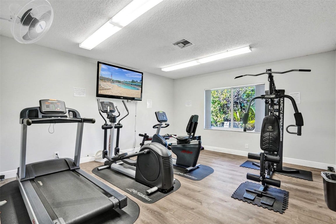 1300 N 12th Court, #4b, Hollywood, FL 33019 1300 N 12th Court, #4b, Hollywood, FL 33019
